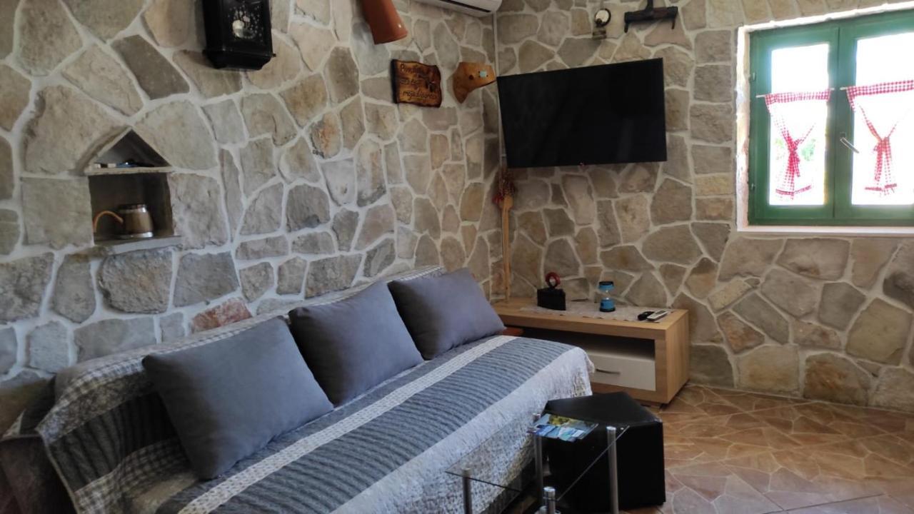 فيلا Nikini Dvori Gradac  المظهر الخارجي الصورة