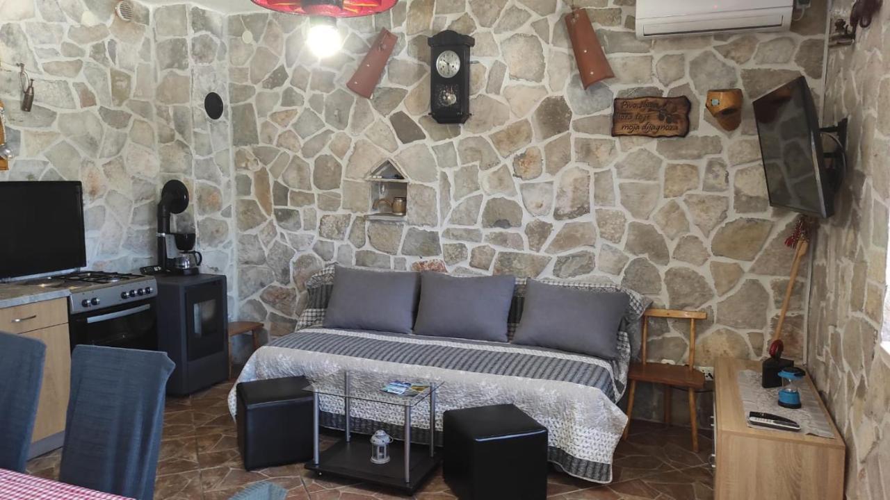 فيلا Nikini Dvori Gradac  المظهر الخارجي الصورة