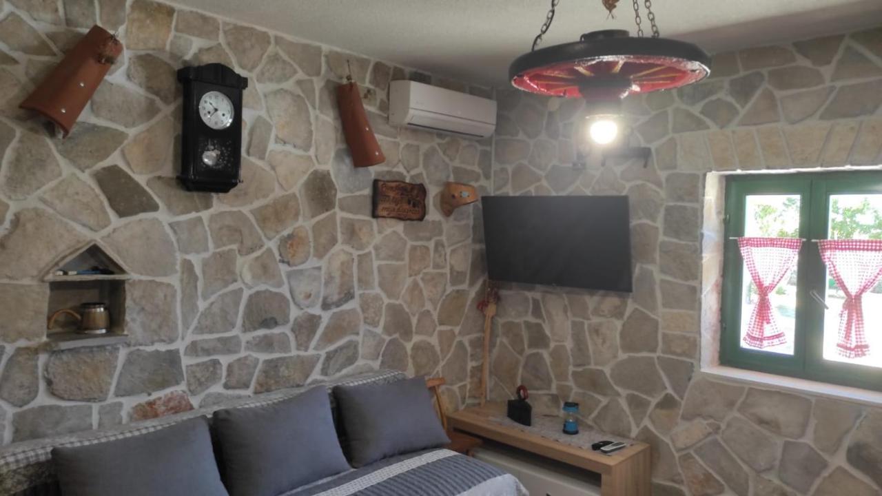 فيلا Nikini Dvori Gradac  المظهر الخارجي الصورة