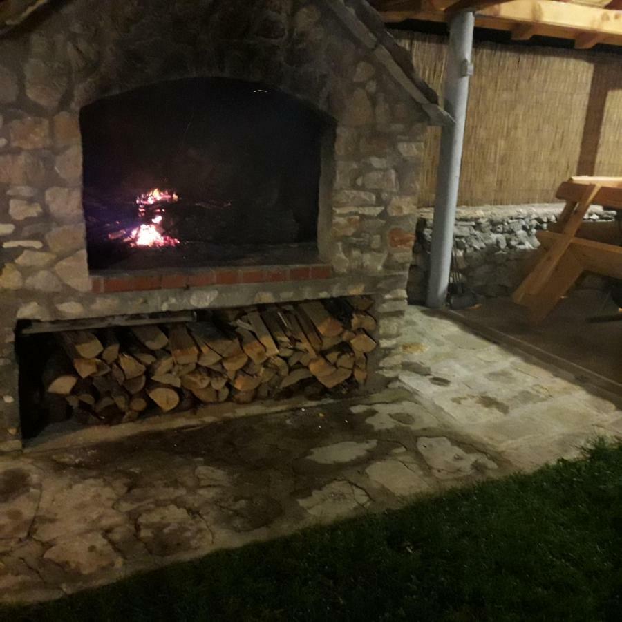 فيلا Nikini Dvori Gradac  المظهر الخارجي الصورة